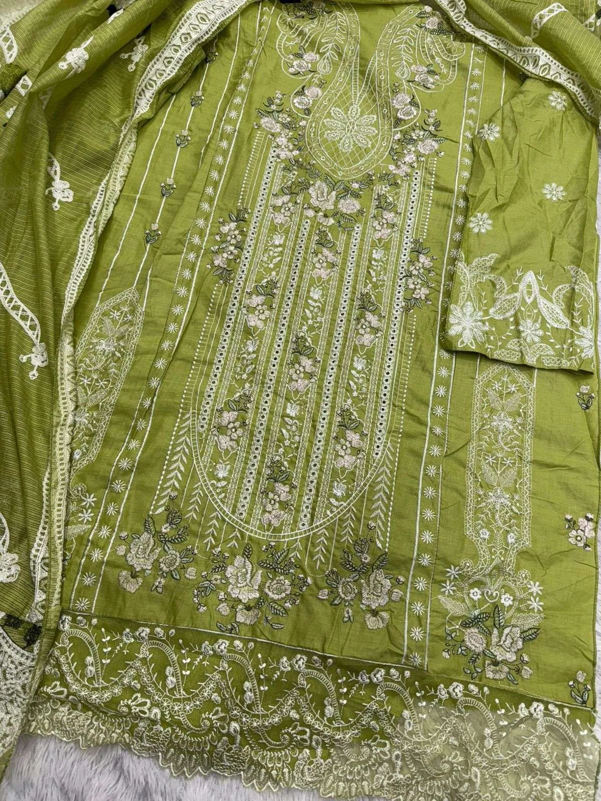 Mehboob Tex Design No – 1772