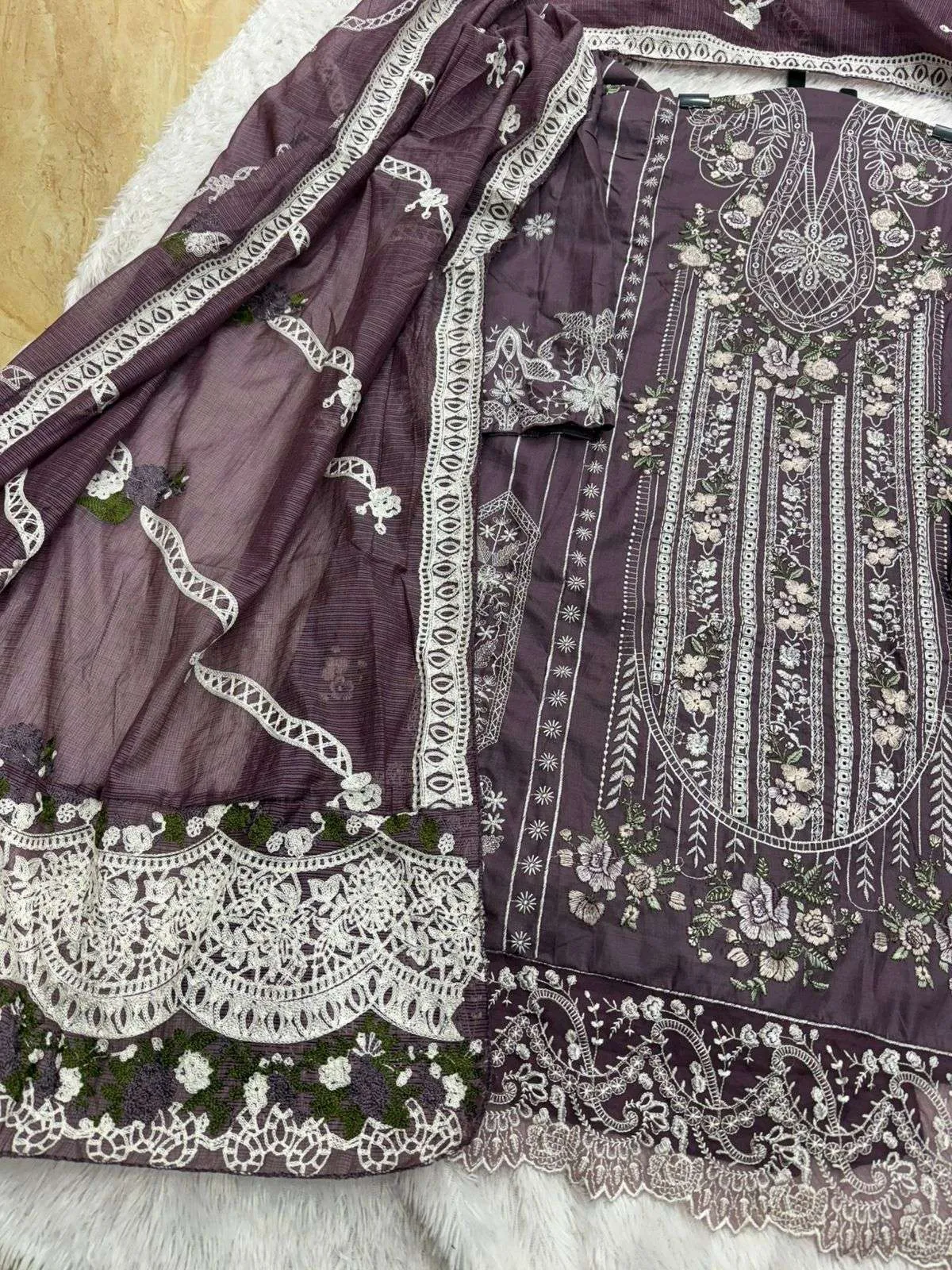 Mehboob Tex Design No – 1772