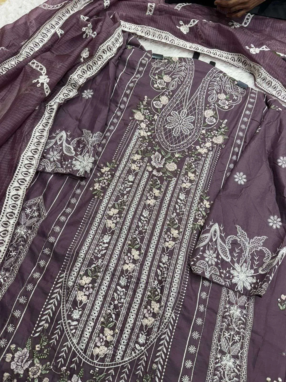 Mehboob Tex Design No – 1772