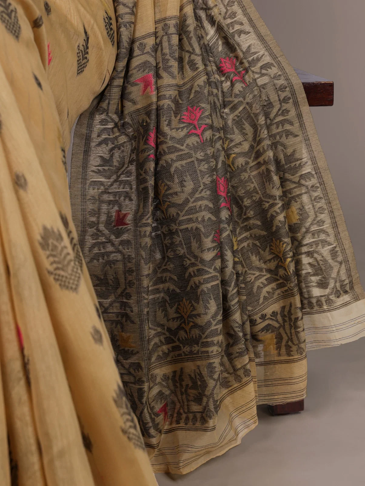 Taraa L 7415 Poly Cotton Thread Weaving Saree Collection - Image 10